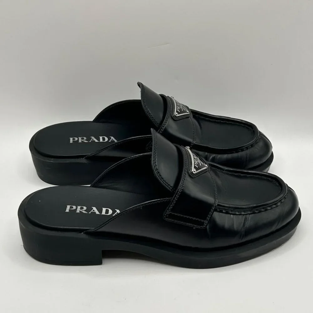 PRADA - Picture 3 of 6
